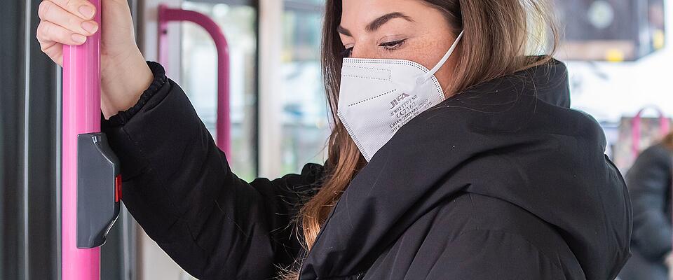 FFP2 / Maske / Maskenpflicht /Straßenbahn